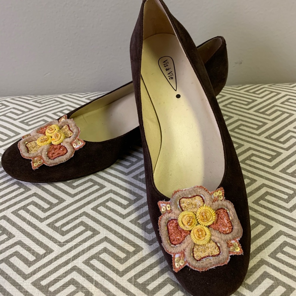 Brown kitten heel with embellishment